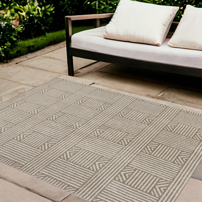 8' X 11' Beige Southwestern Indoor Outdoor Area Rug
