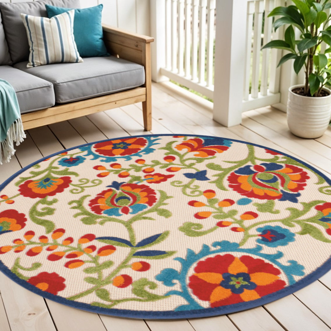 5' Green And Ivory Round Indoor Outdoor Area Rug