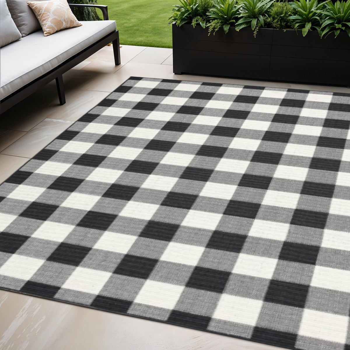 5' X 8' Black And Ivory Indoor Outdoor Area Rug