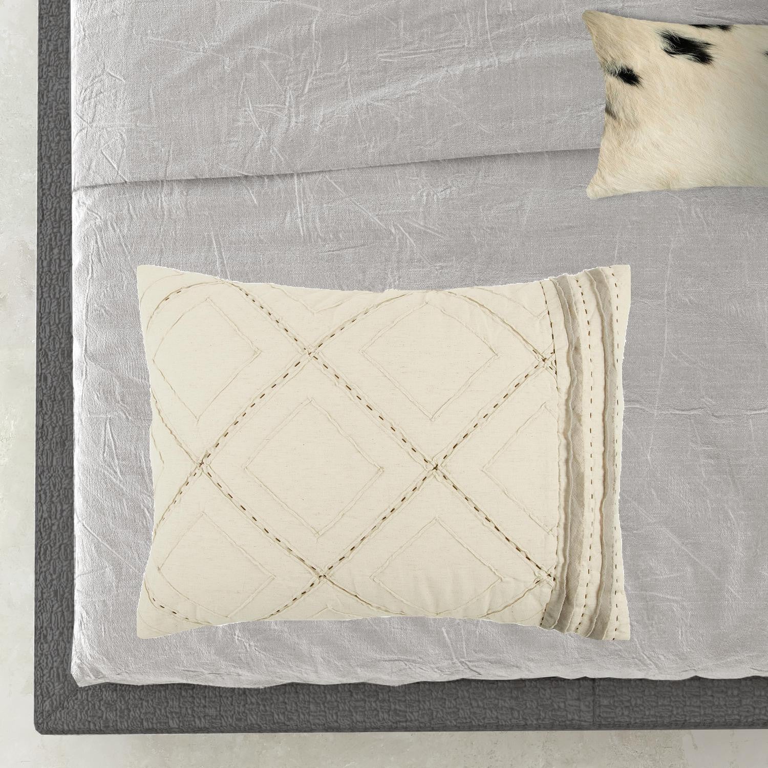 Ivory Geometric Queen Quilt