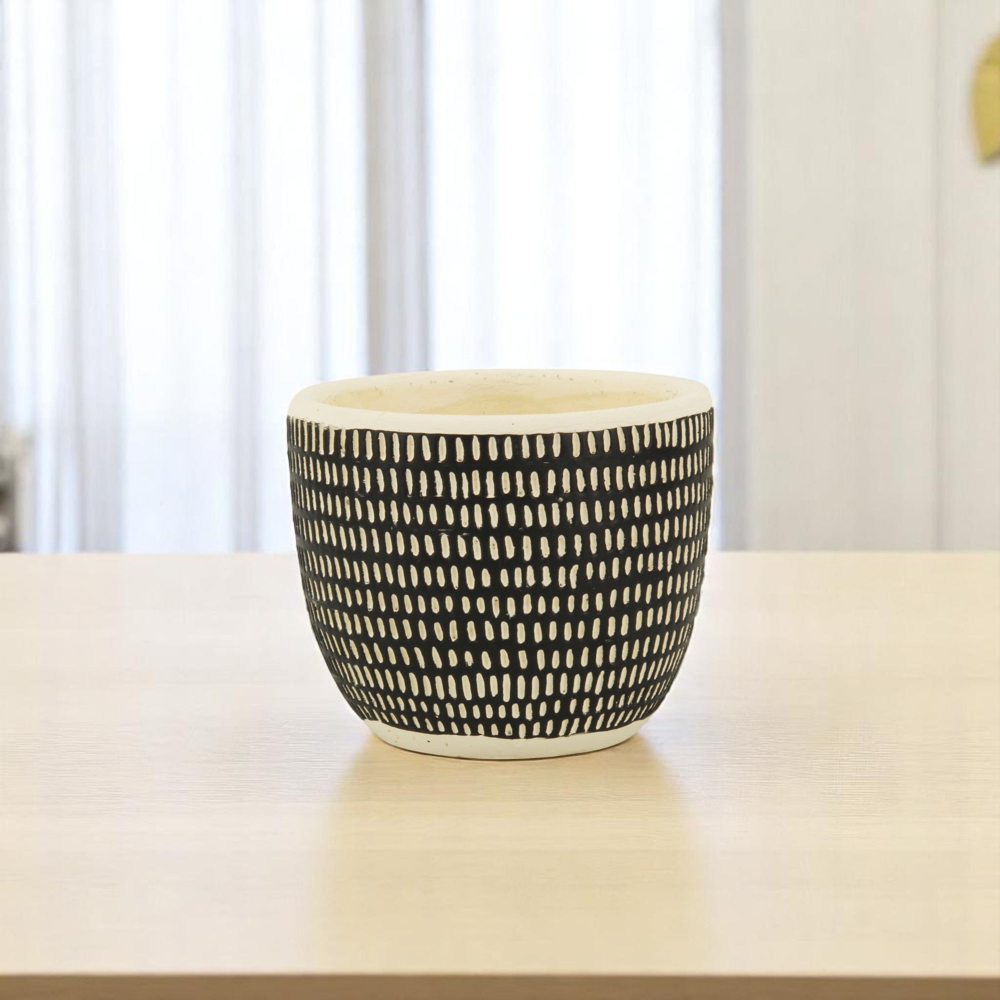 Black And White Ceramic 39 Ounce Dotted Round Distressed Pot Planter