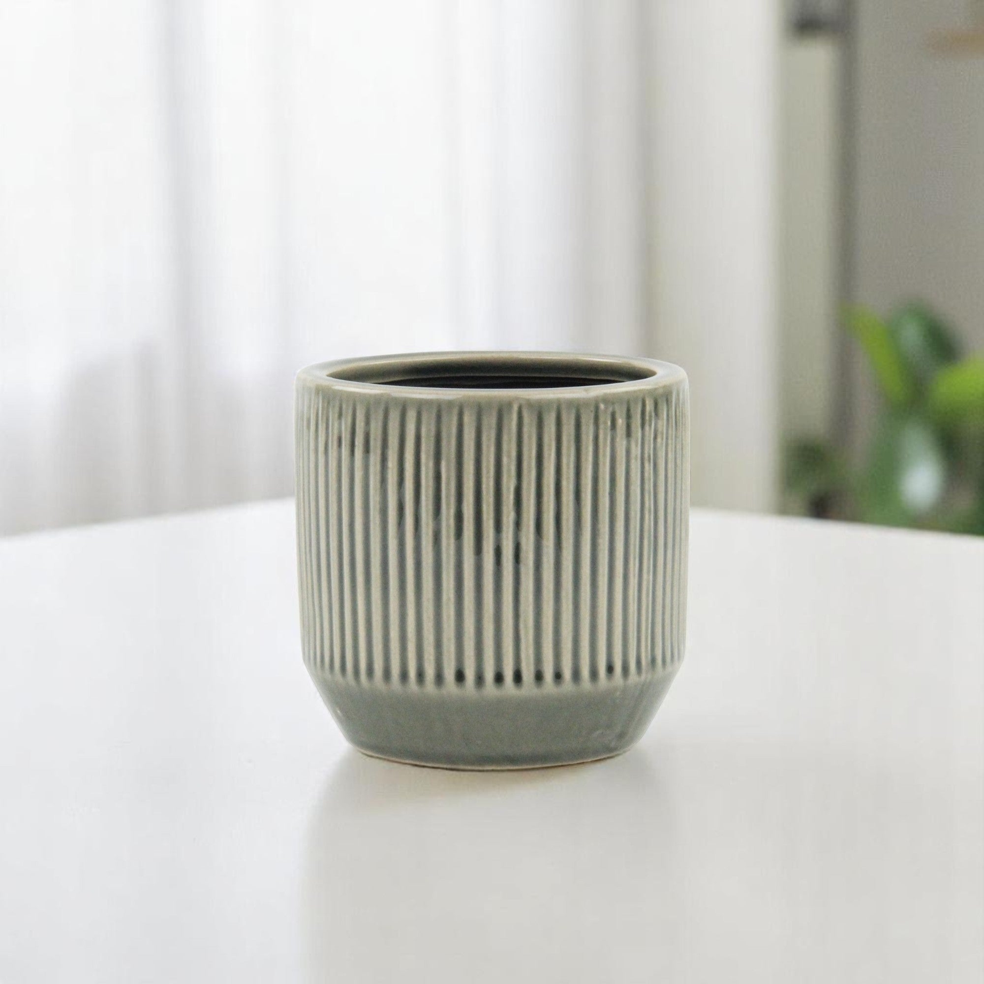 Gray Ceramic 17 Ounce Striped Round Distressed Pot Planter