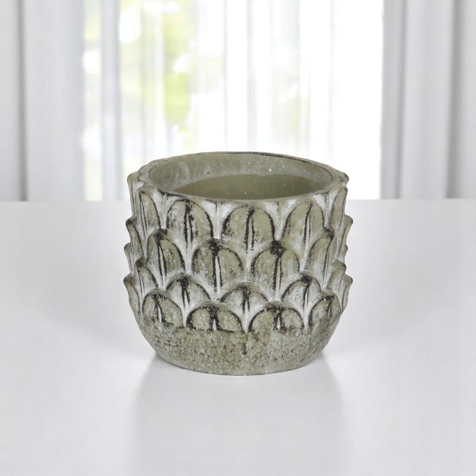 Black And Gray Cement 49 Ounce Leaf Round Distressed Pot Planter